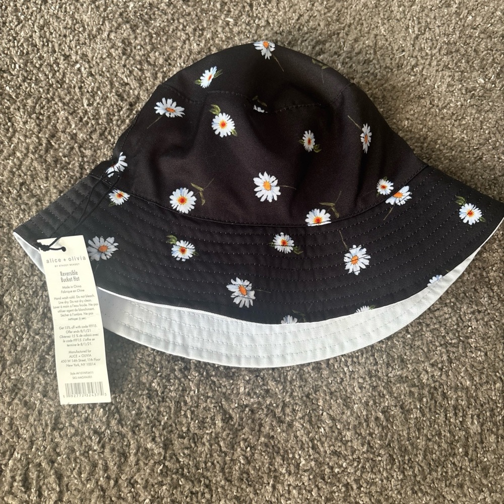 Alice + Olivia Black and White Daisy Hat